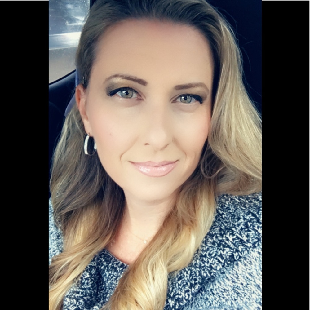 Meet your Posher, Donna B. from Lake Oswego, OR.